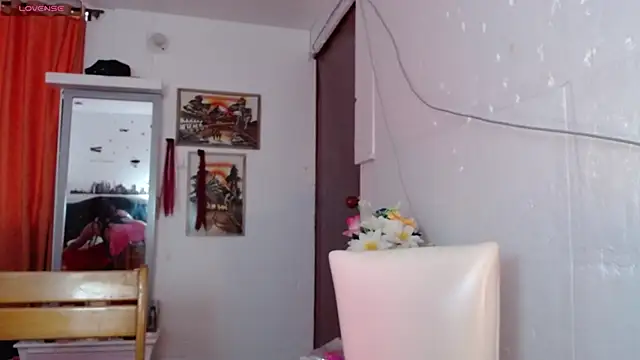 jenniferkarsong online show from April 6, 9:49 pm