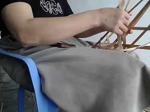 Snapshot of Maila88a chatting on April 4, 5:27 am Maila88a online show from April 4, 5:27 am