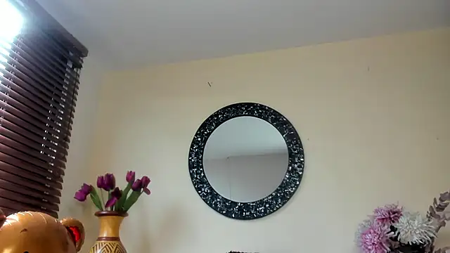 Snapshot of Maye_Milf_ chatting on March 12, 12:55 pm Maye Milf online show from March 12, 12:55 pm