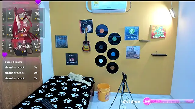 Snapshot of lilithevil32 chatting on March 10, 2:05 am lilithevil32 online show from March 10, 2:05 am