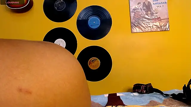 lilithevil32 online show from May 7, 2:06 am