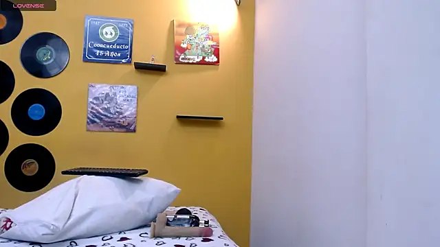 lilithevil32 online show from May 9, 2:39 am