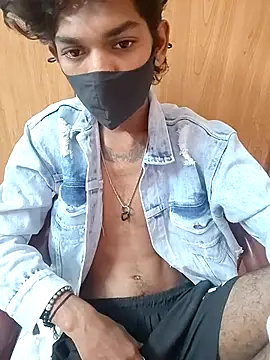 Snapshot of max_the_dick chatting on April 2, 7:39 am max the dick online show from April 2, 7:39 am