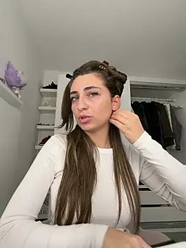 CuteJuliaa online show from March 24, 5:29 pm