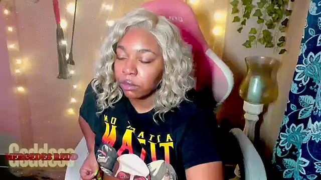 Goddess MercedesRedd online show from June 13, 1:31 pm