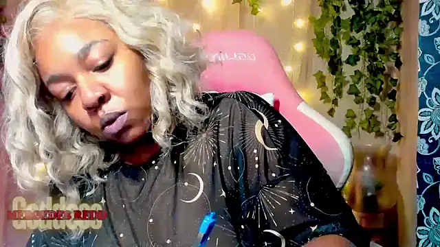 Goddess MercedesRedd online show from June 14, 4:09 pm
