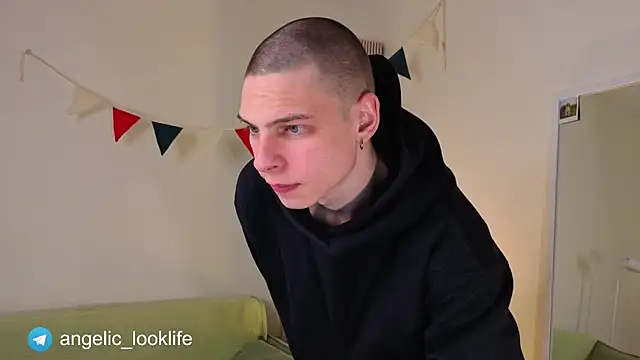 look angelic online show from May 27, 3:14 am