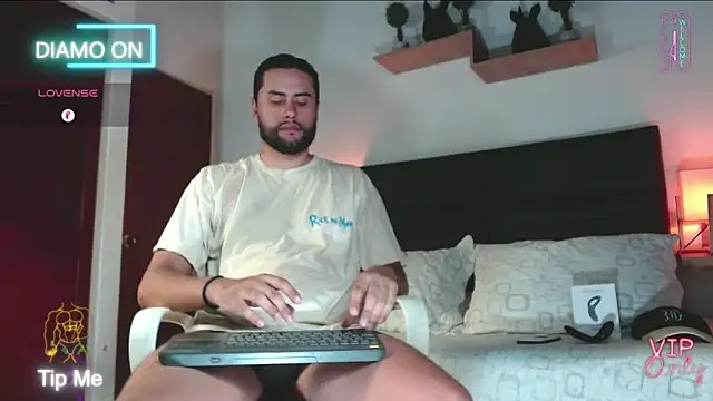 Snapshot of daniel_hunther chatting on March 13, 2:01 pm daniel hunther online show from March 13, 2:01 pm