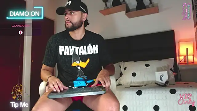 Snapshot of daniel_hunther chatting on March 24, 2:11 pm daniel hunther online show from March 24, 2:11 pm