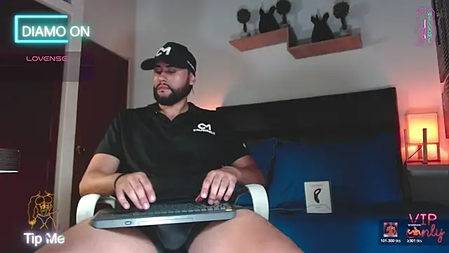 Snapshot of daniel_hunther chatting on March 31, 2:17 pm daniel hunther online show from March 31, 2:17 pm