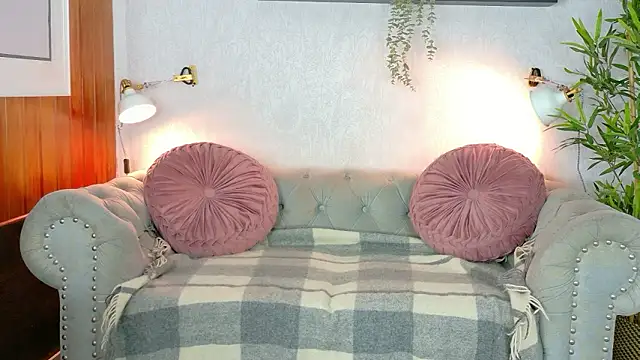 Snapshot of Katalinalee chatting on March 17, 8:34 pm Katalinalee online show from March 17, 8:34 pm