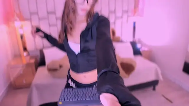 FoxxxyPink online show from May 14, 8:04 pm