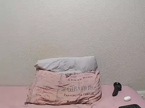 Snapshot of Busty42DDZA chatting on March 7, 5:43 pm Busty42DDZA online show from March 7, 5:43 pm