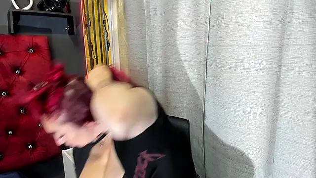 Snapshot of Sarah__Moonx chatting on March 28, 7:24 pm Sarah Moonx online show from March 28, 7:24 pm