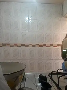 Snapshot of Caroline_hernandes chatting on March 15, 2:01 pm Caroline hernandes online show from March 15, 2:01 pm