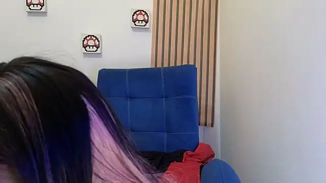 Snapshot of Caroline_hernandes chatting on April 5, 12:46 pm Caroline hernandes online show from April 5, 12:46 pm