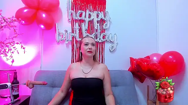 KahiaSmith online show from May 11, 2:45 pm