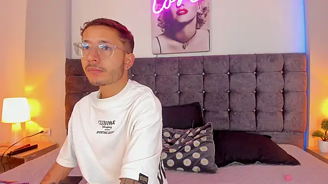 Maily Parker online show from March 30, 11:44 am