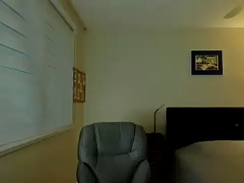 Snapshot of callme_iva chatting on March 19, 2:43 pm callme iva online show from March 19, 2:43 pm