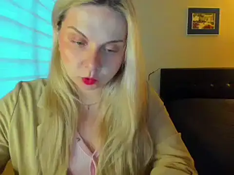 Snapshot of callme_iva chatting on March 30, 2:18 pm callme iva online show from March 30, 2:18 pm