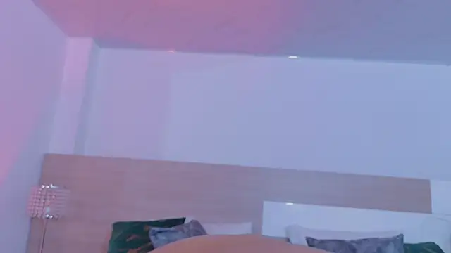 DaphneWayne online show from June 14, 6:32 pm
