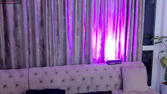 Snapshot of NataliePierce chatting on May 2, 10:04 pm NataliePierce online show from May 2, 10:04 pm
