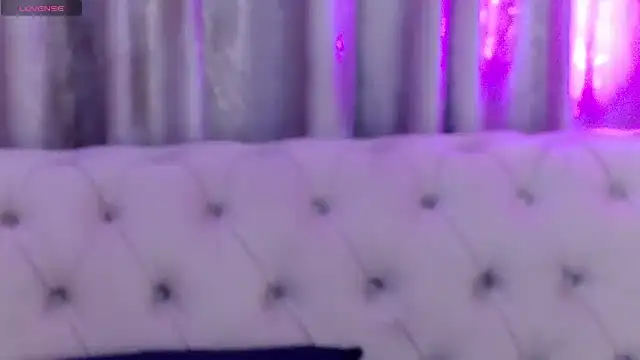 Snapshot of NataliePierce chatting on May 5, 1:02 am NataliePierce online show from May 5, 1:02 am