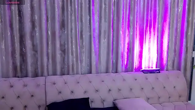 Snapshot of NataliePierce chatting on May 8, 10:26 pm NataliePierce online show from May 8, 10:26 pm