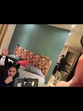 Snapshot of Xsiberia chatting on April 6, 8:32 pm Xsiberia online show from April 6, 8:32 pm