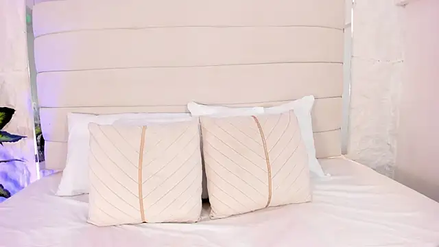 Snapshot of AitanaNoa chatting on March 27, 7:57 pm AitanaNoa online show from March 27, 7:57 pm