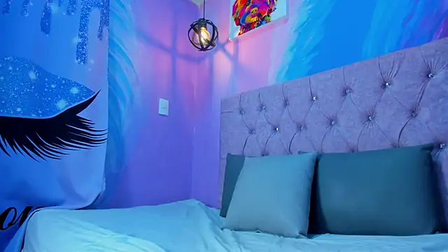 Snapshot of Kat_44 chatting on March 13, 7:09 pm Kat 44 online show from March 13, 7:09 pm