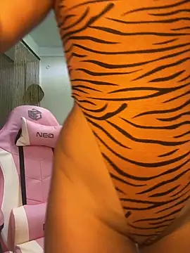 Snapshot of Sweetroseof chatting on March 24, 9:25 am Sweetroseof online show from March 24, 9:25 am