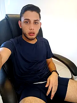 Snapshot of Billie_x33 chatting on March 15, 10:05 pm Billie x33 online show from March 15, 10:05 pm