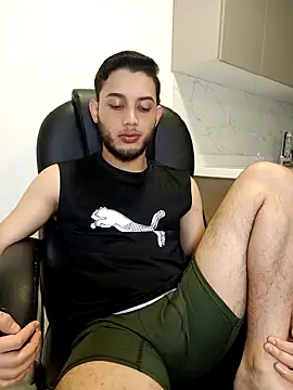 Snapshot of Billie_x33 chatting on April 2, 1:03 am Billie x33 online show from April 2, 1:03 am