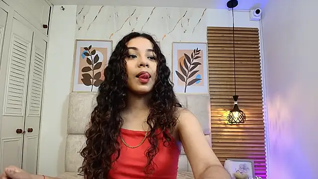 Snapshot of HemmaStar chatting on March 13, 7:53 pm HemmaStar online show from March 13, 7:53 pm