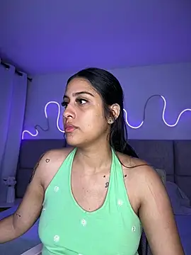 Snapshot of Abrilll2 chatting on March 7, 2:52 am Abrilll2 online show from March 7, 2:52 am