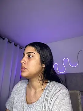 Snapshot of Abrilll2 chatting on March 20, 2:49 am Abrilll2 online show from March 20, 2:49 am