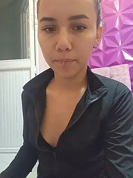 Snapshot of Isabella_Stark chatting on March 17, 11:24 am Isabella Stark online show from March 17, 11:24 am