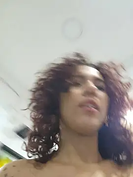 Snapshot of Isabella_Stark chatting on April 4, 11:40 am Isabella Stark online show from April 4, 11:40 am