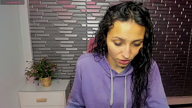 Snapshot of Ana_maria_08 chatting on March 31, 2:06 pm Ana maria 08 online show from March 31, 2:06 pm