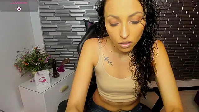 Snapshot of Ana_maria_08 chatting on April 4, 3:31 pm Ana maria 08 online show from April 4, 3:31 pm