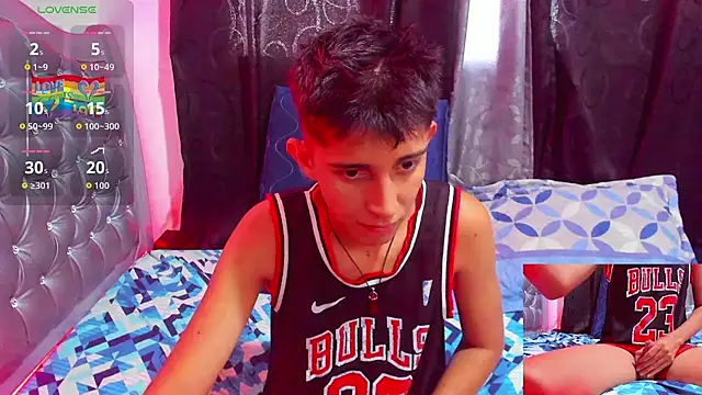 Snapshot of gomitaboy1 chatting on March 7, 6:16 pm gomitaboy1 online show from March 7, 6:16 pm