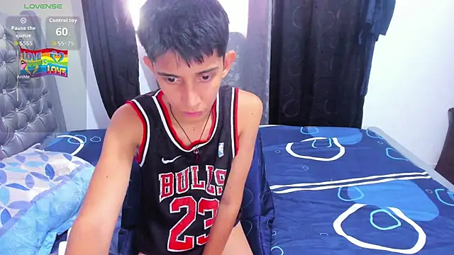 Snapshot of gomitaboy1 chatting on March 18, 7:06 pm gomitaboy1 online show from March 18, 7:06 pm