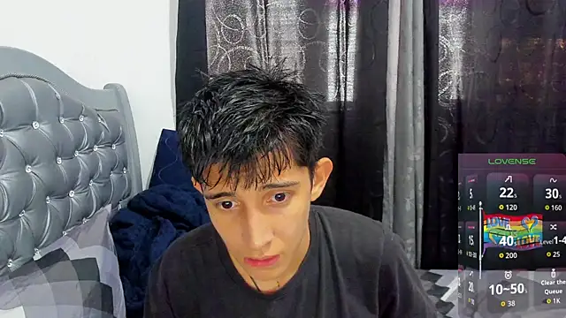 Snapshot of gomitaboy1 chatting on April 3, 7:12 pm gomitaboy1 online show from April 3, 7:12 pm