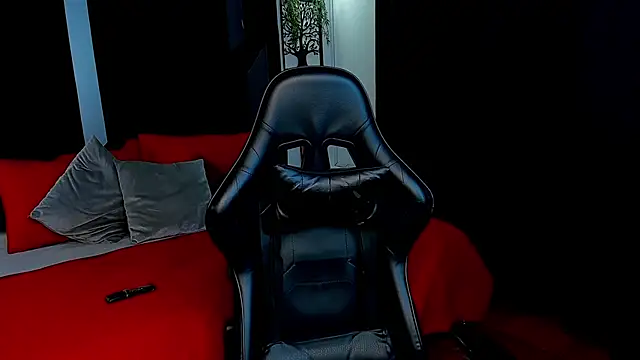 Emmet CollinsJS online show from April 9, 5:07 am