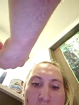 Snapshot of luckilyfound4 chatting on March 5, 5:58 am luckilyfound4 online show from March 5, 5:58 am