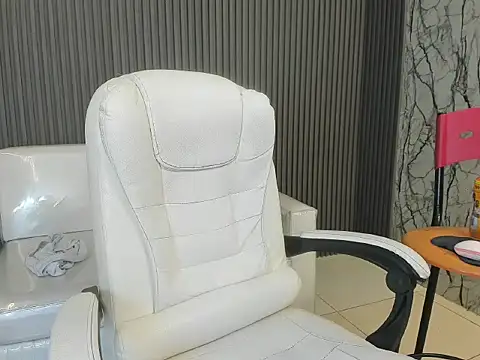 Snapshot of taylor_bigdick18 chatting on March 6, 12:18 am taylor bigdick18 online show from March 6, 12:18 am