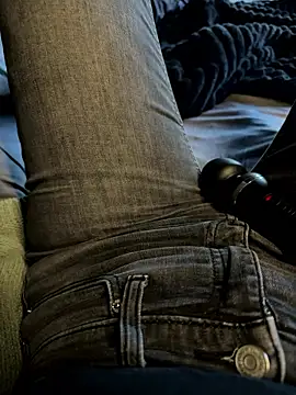 Snapshot of aleexii_s chatting on March 16, 4:00 pm aleexii s online show from March 16, 4:00 pm