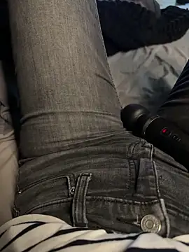 Snapshot of aleexii_s chatting on March 19, 7:18 pm aleexii s online show from March 19, 7:18 pm