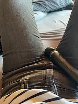 Snapshot of aleexii_s chatting on March 20, 1:16 pm aleexii s online show from March 20, 1:16 pm